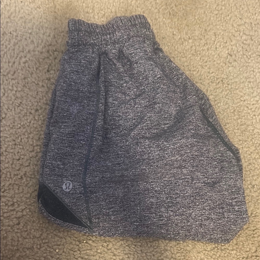 Lululemon Hotty Hot Low-Rise Lined Shorts 4”